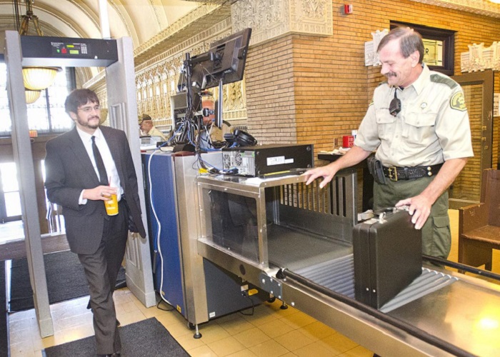 He-thong-may-soi-hanh-ly-va-cac-may-quet-buc-xa-an-ninh-tai-san-bay